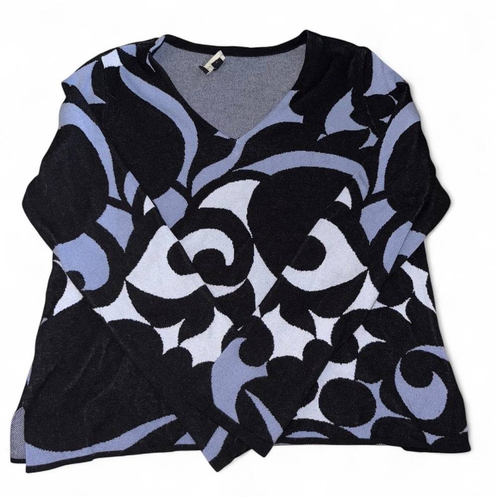 Ann Taylor Black and Blue V-Neck Sweater